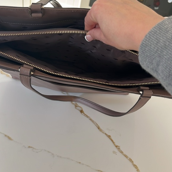 Kate Spade Purse - Picture 4 of 9